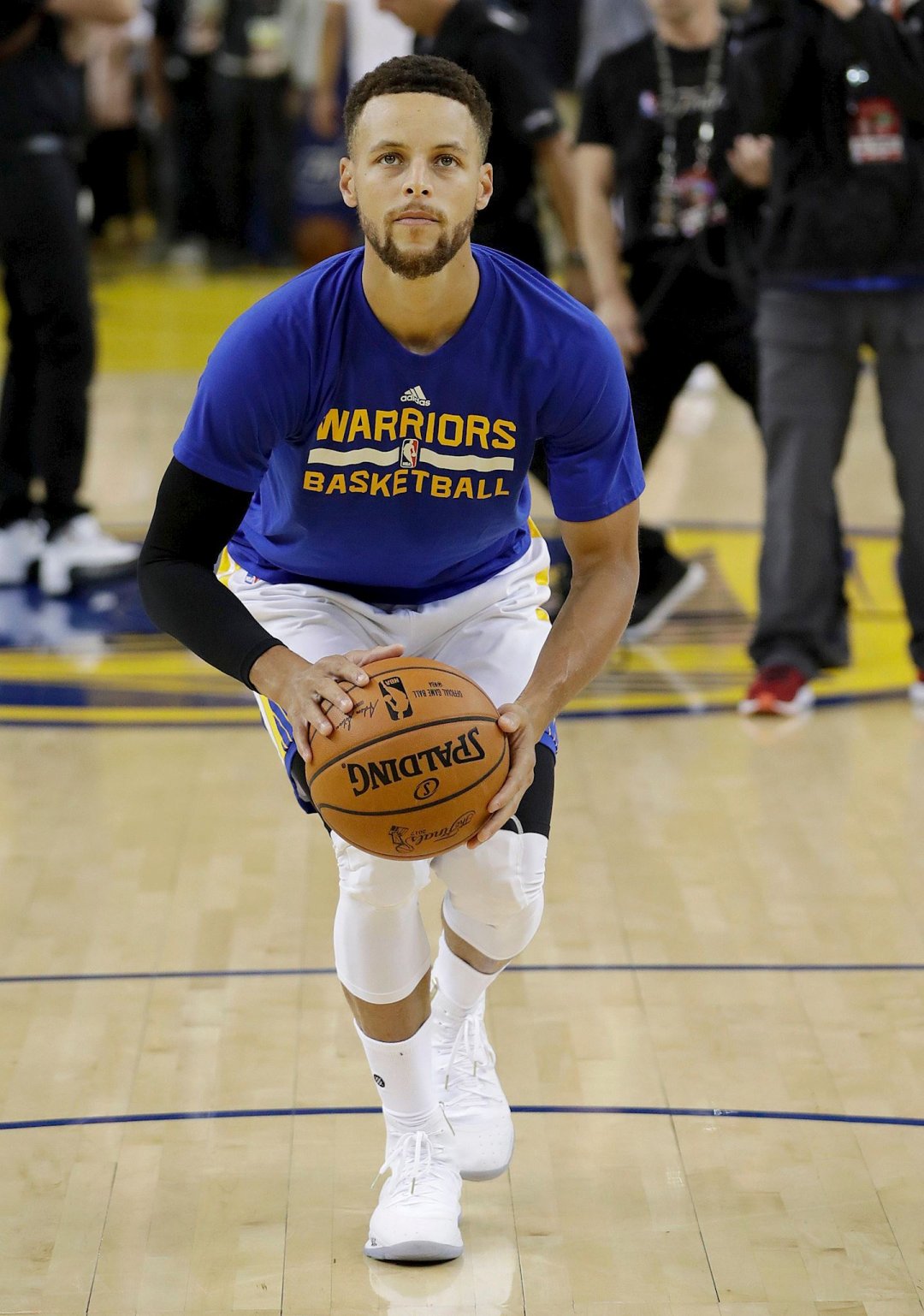 才发现背后 才发现背后