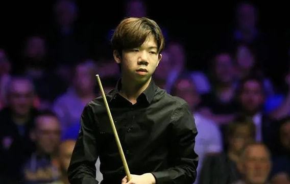 土球员的发 土球员的发